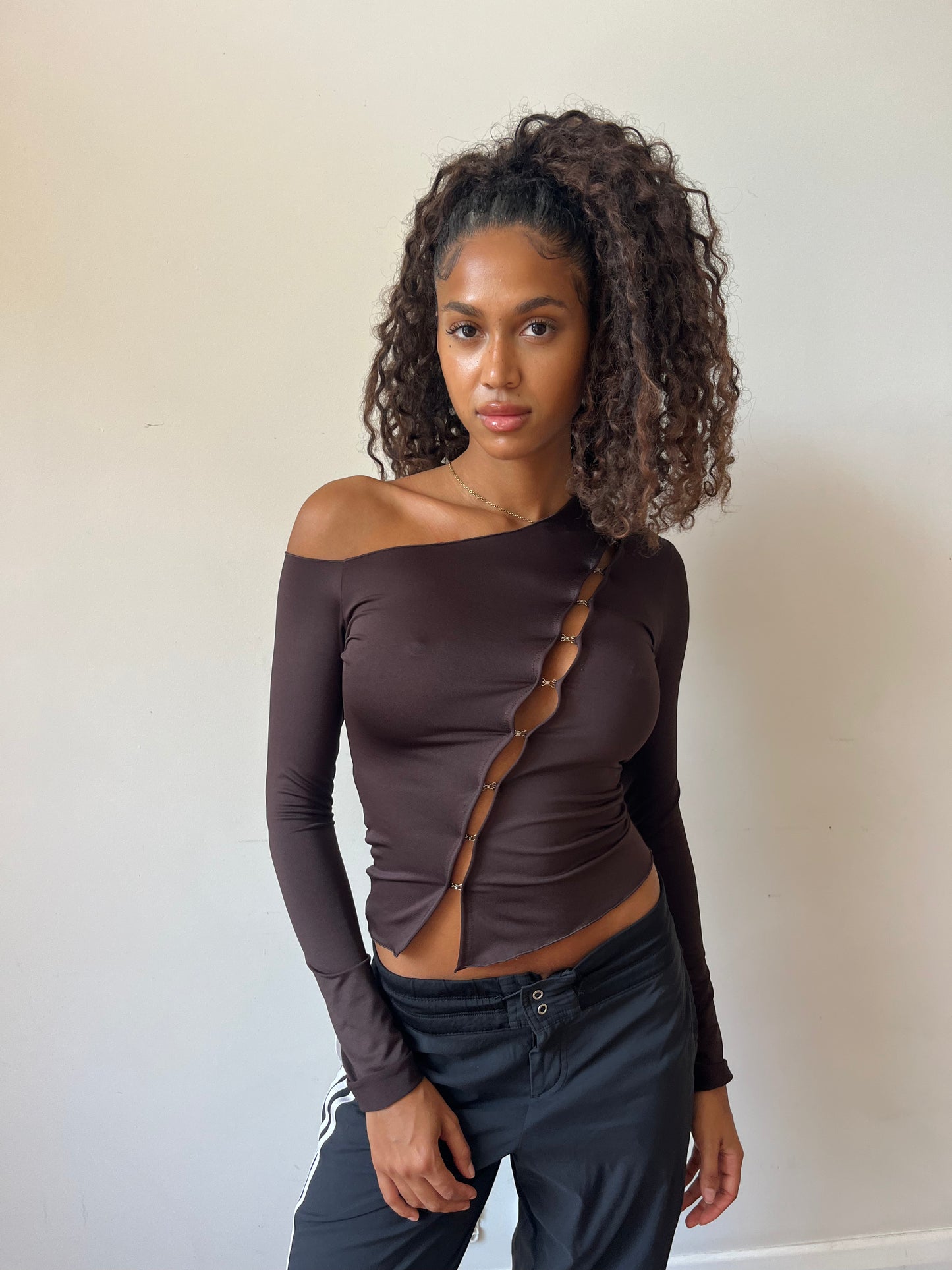 BROWN HOOK AND EYE LONG SLEEVE - PRE ORDER