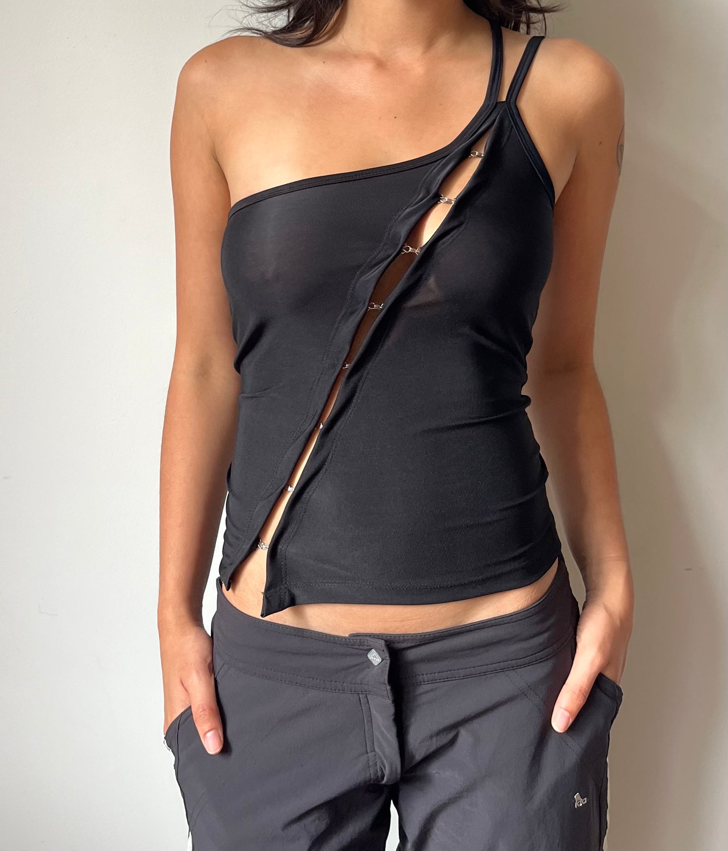 BLACK HOOK AND EYE DOUBLE STRAP