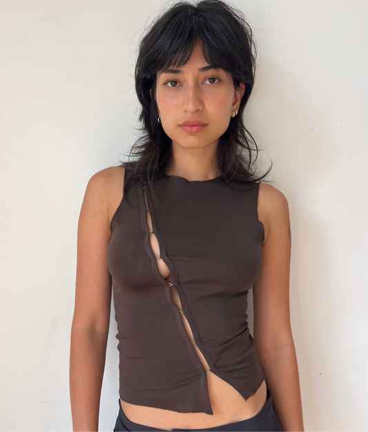 BROWN HOOK AND EYE TANK