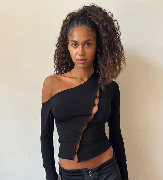 BLACK HOOK AND EYE LONG SLEEVE - PRE ORDER
