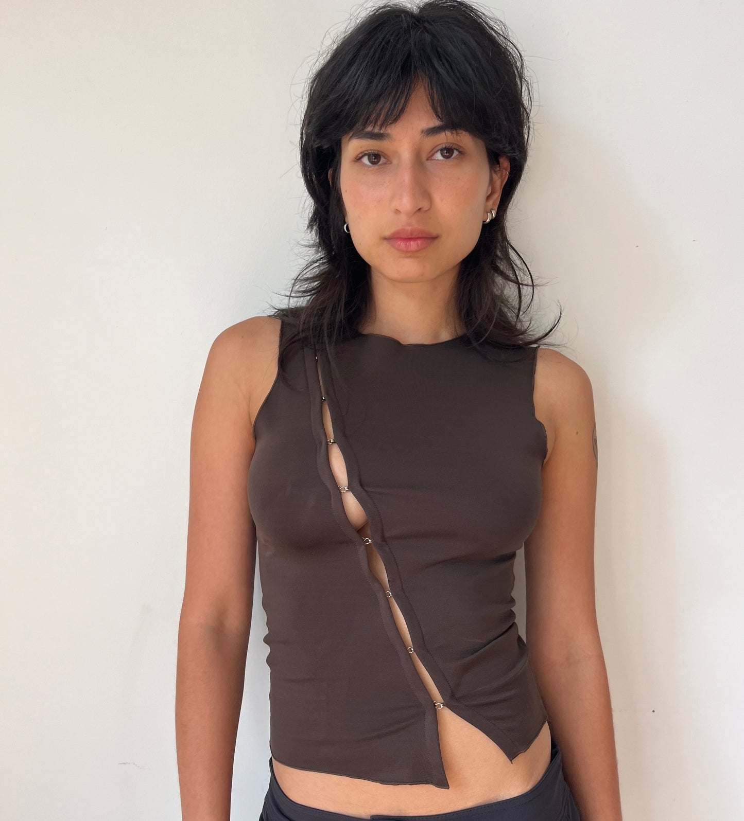 BROWN HOOK AND EYE TANK