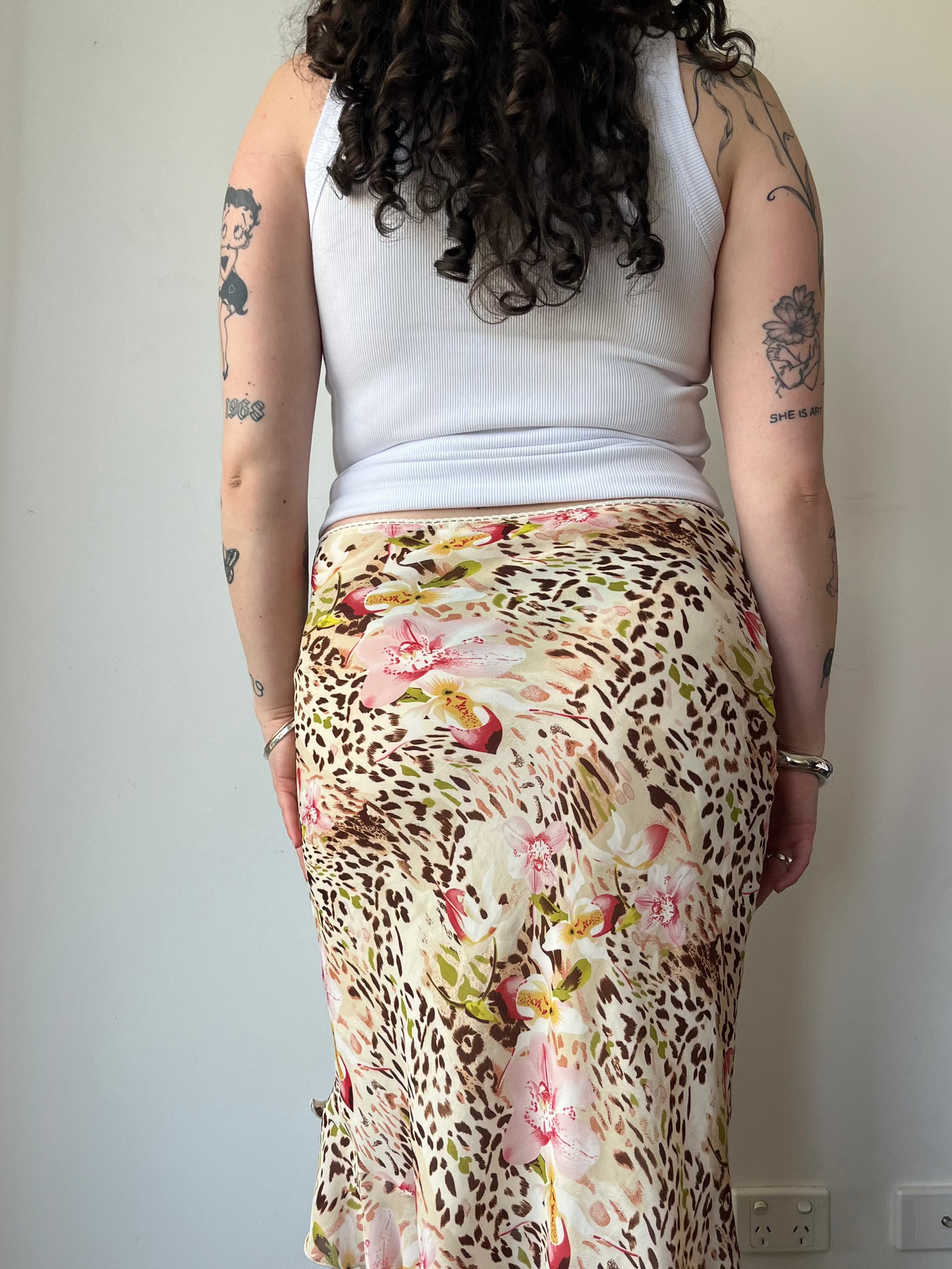 FLORAL MIDI SKIRT